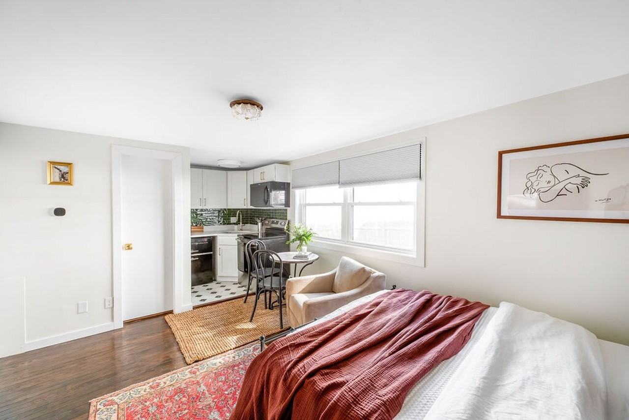 200 S Henry St #1468339P - Photo 2 of 13