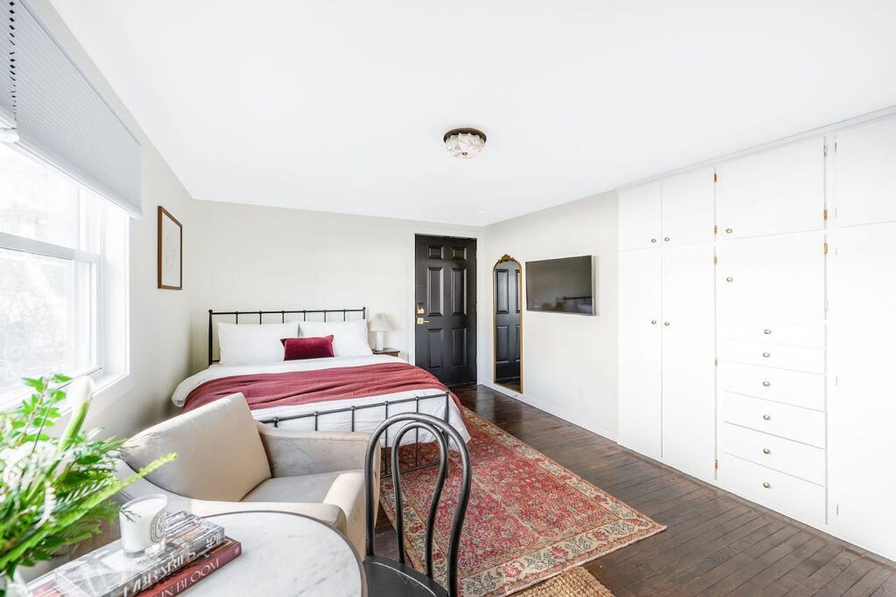 200 S Henry St #1468339P - Photo 3 of 13