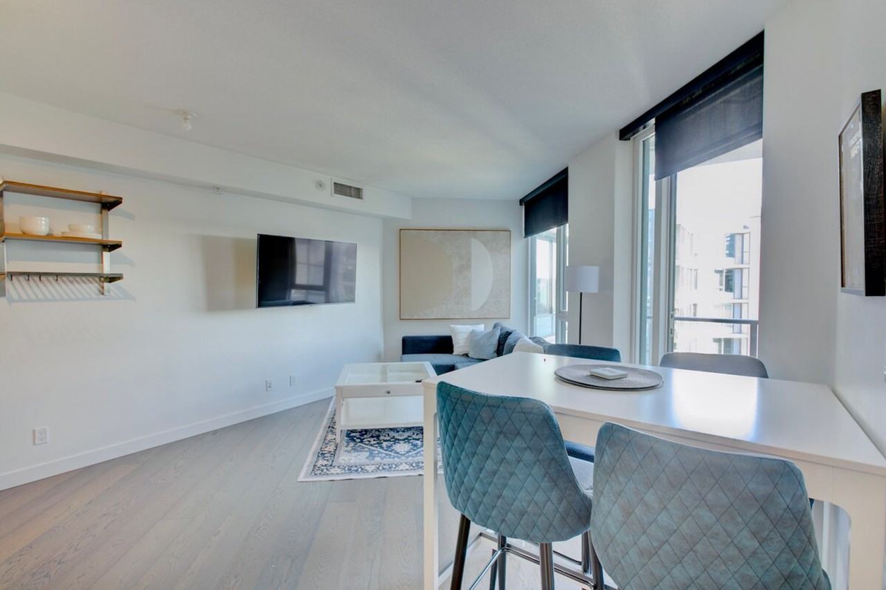 32 Smithe St #1473074P - Photo 3 of 35