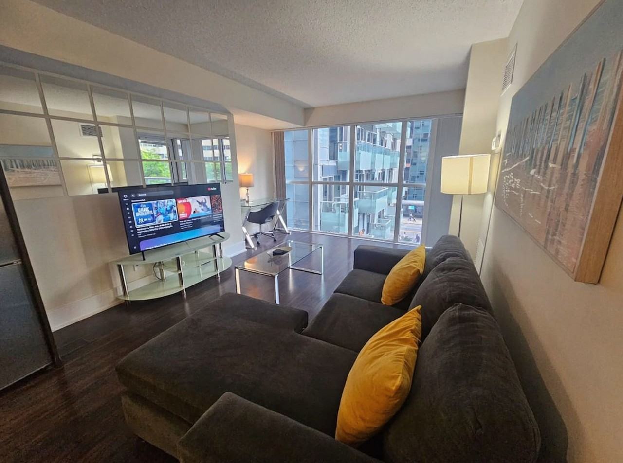 300 Front St W #1471501P - Photo 2 of 22