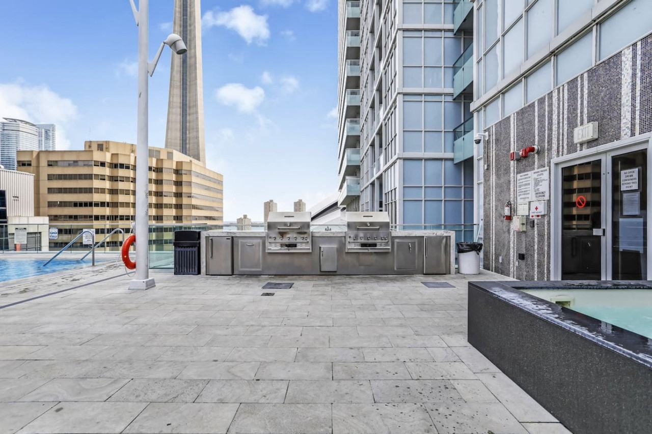 300 Front St W #1471501P - Photo 7 of 12