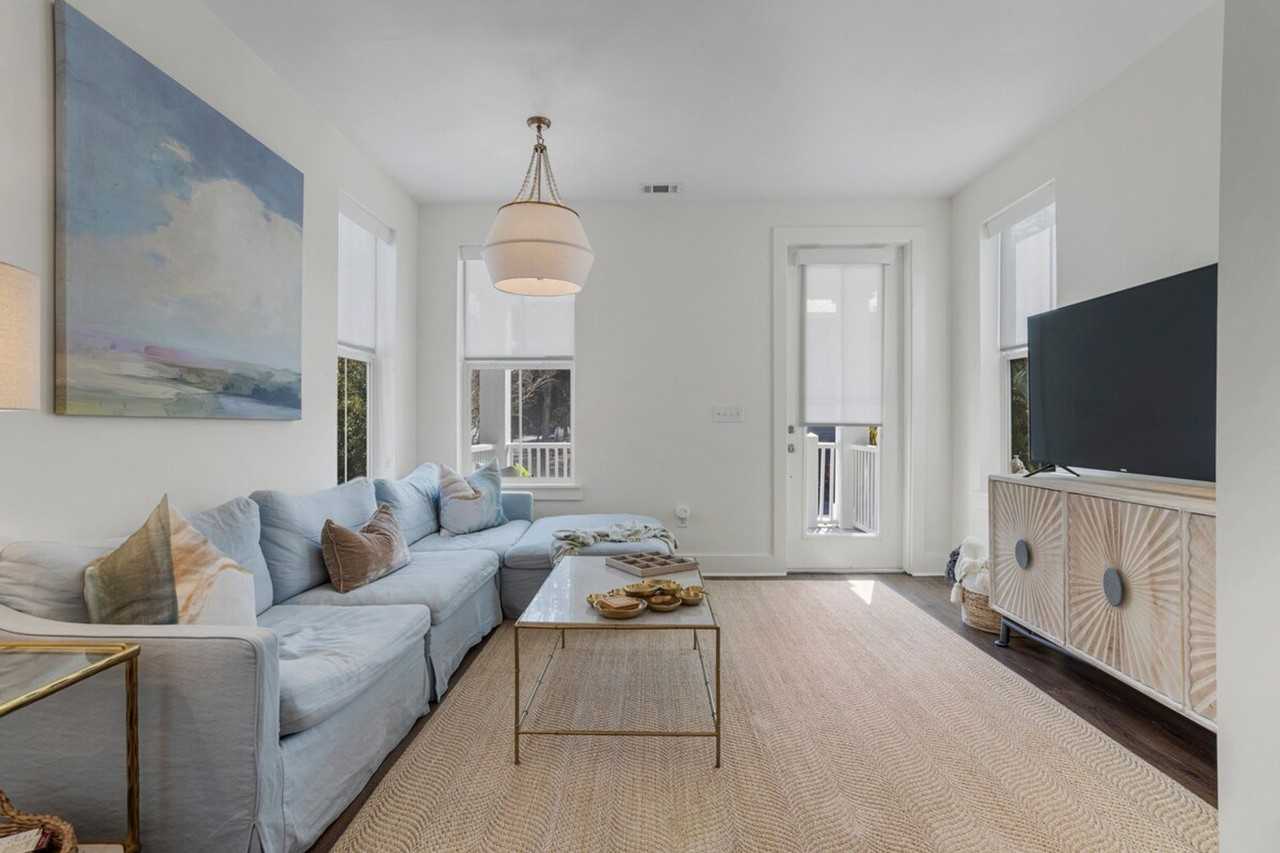 2207 Government St #1473616P - Photo 2 of 36