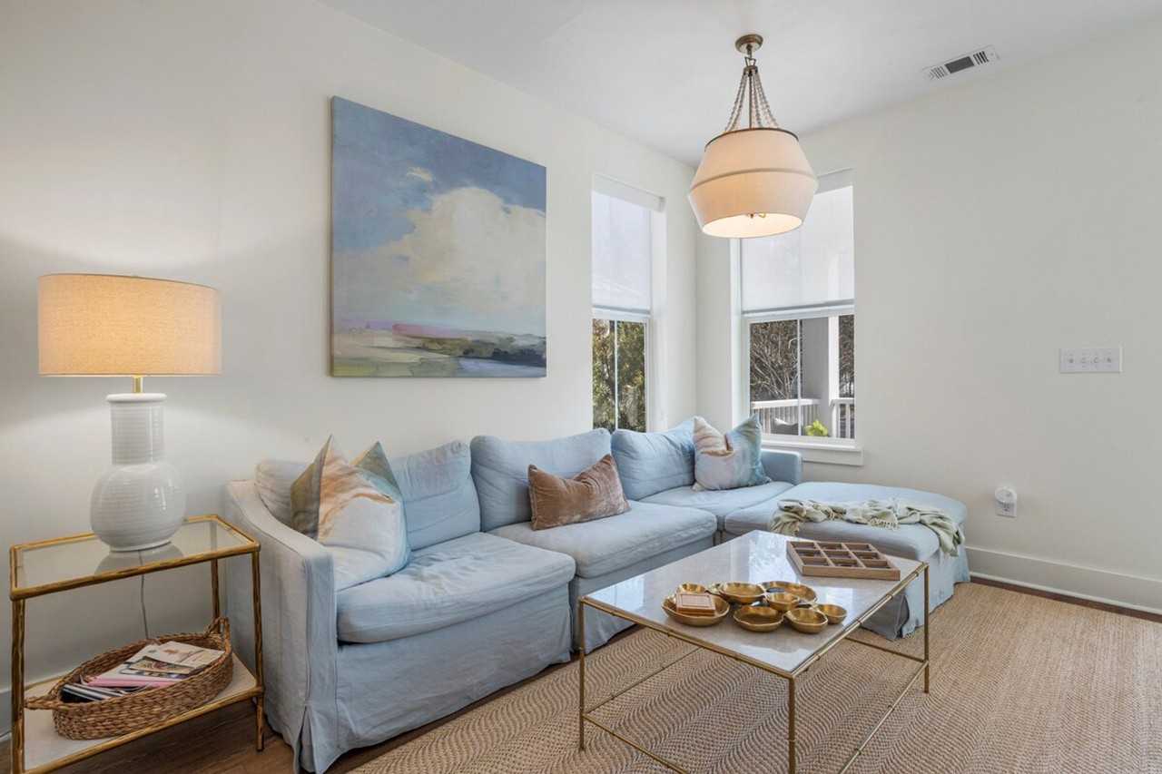 2207 Government St #1473616P - Photo 4 of 36