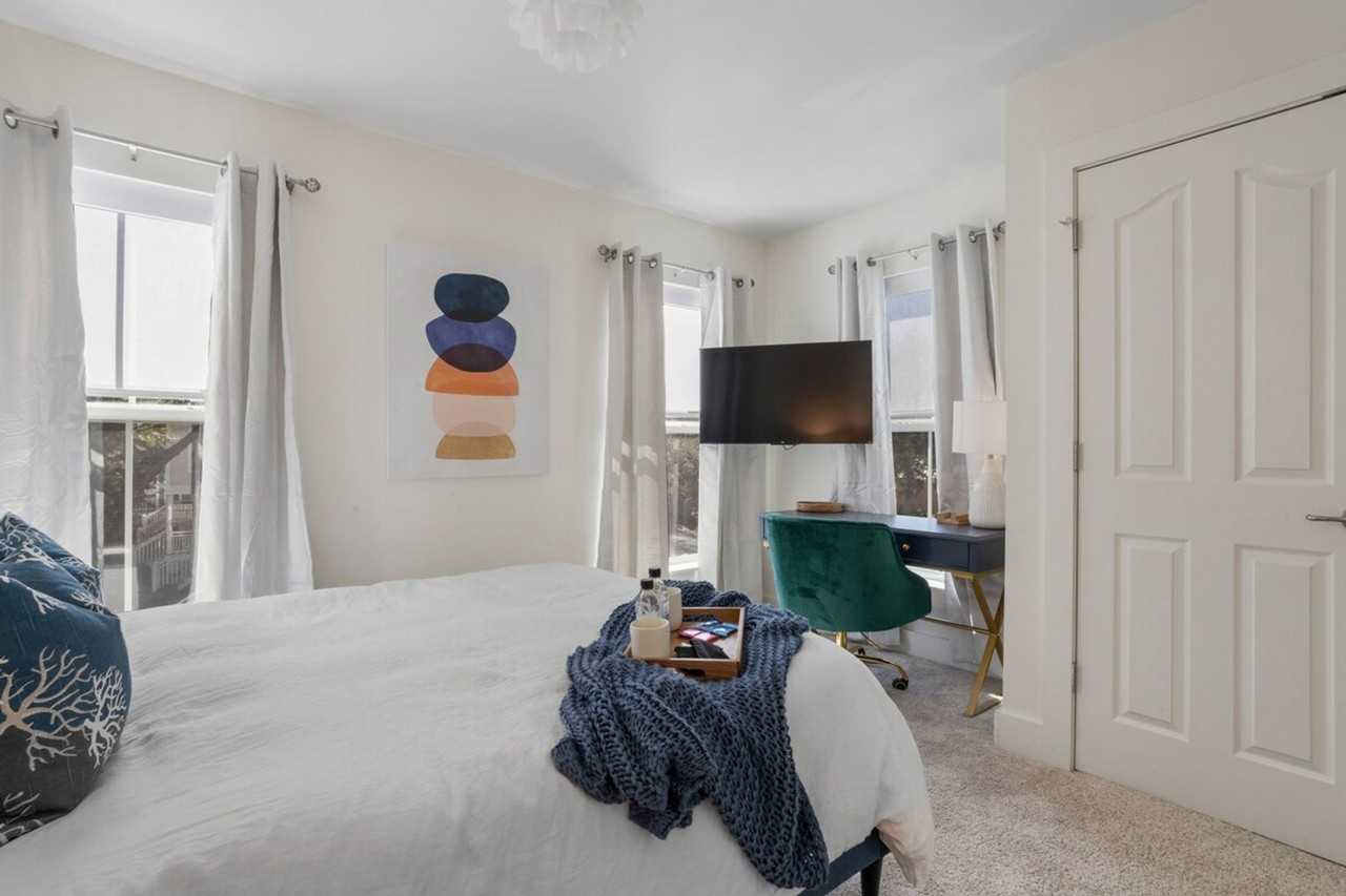 2207 Government St #1473616P - Photo 7 of 36