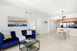 featured image of 1750 N Bayshore Dr