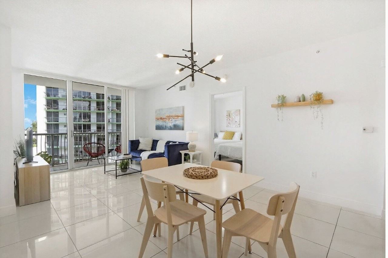 1750 N Bayshore Dr #1424251P - Photo 2 of 15