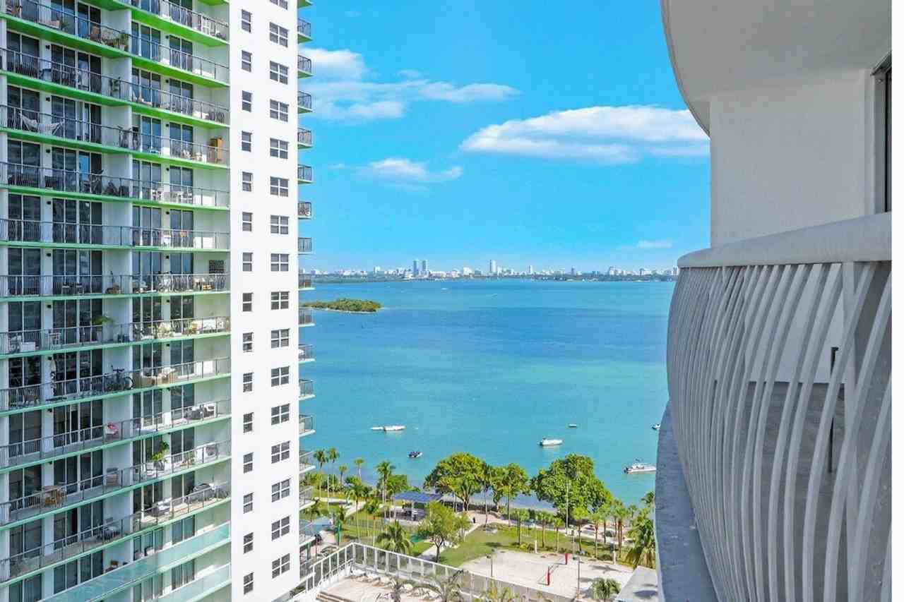 1750 N Bayshore Dr #1424251P - Photo 5 of 15
