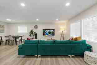 2410 W Bruneau Ave - Photo 1 of 1