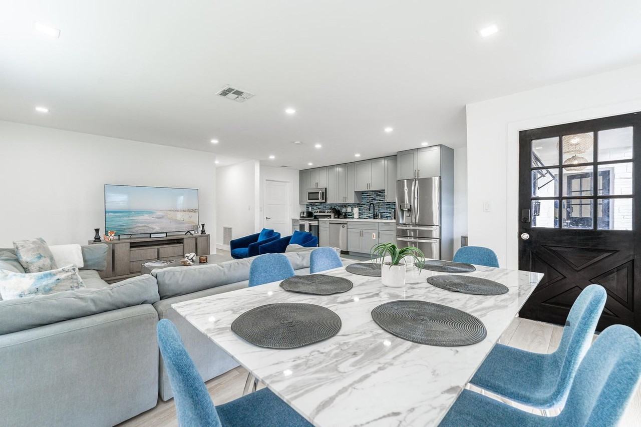 825827 Sw 14th St #1475658P - Photo 2 of 31