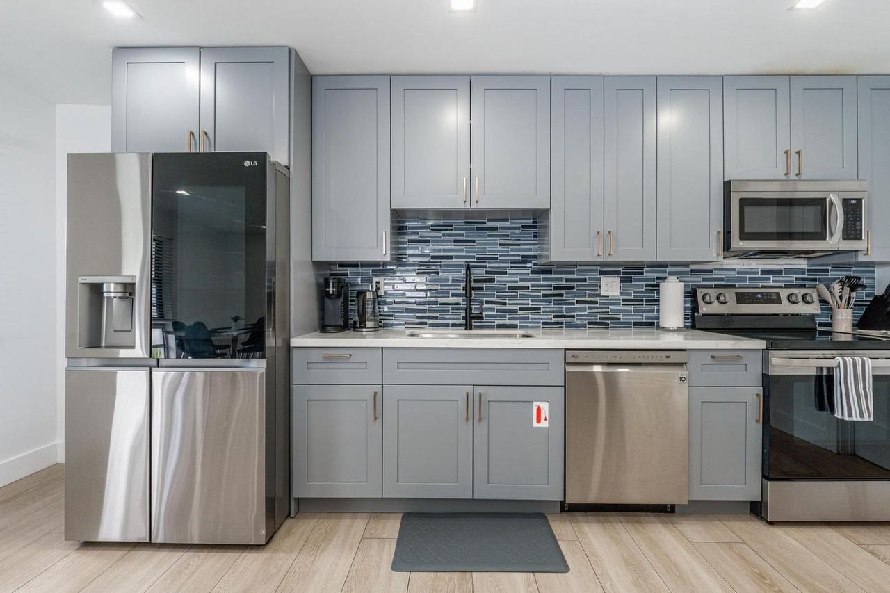 825827 Sw 14th St #1475658P - Photo 6 of 31