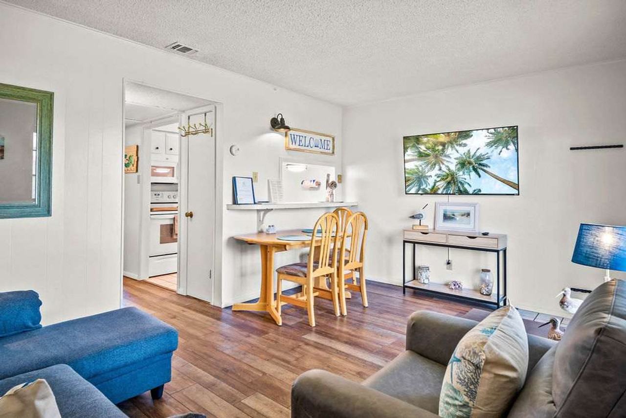 2025 Eleventh Street - Photo 2 of 28