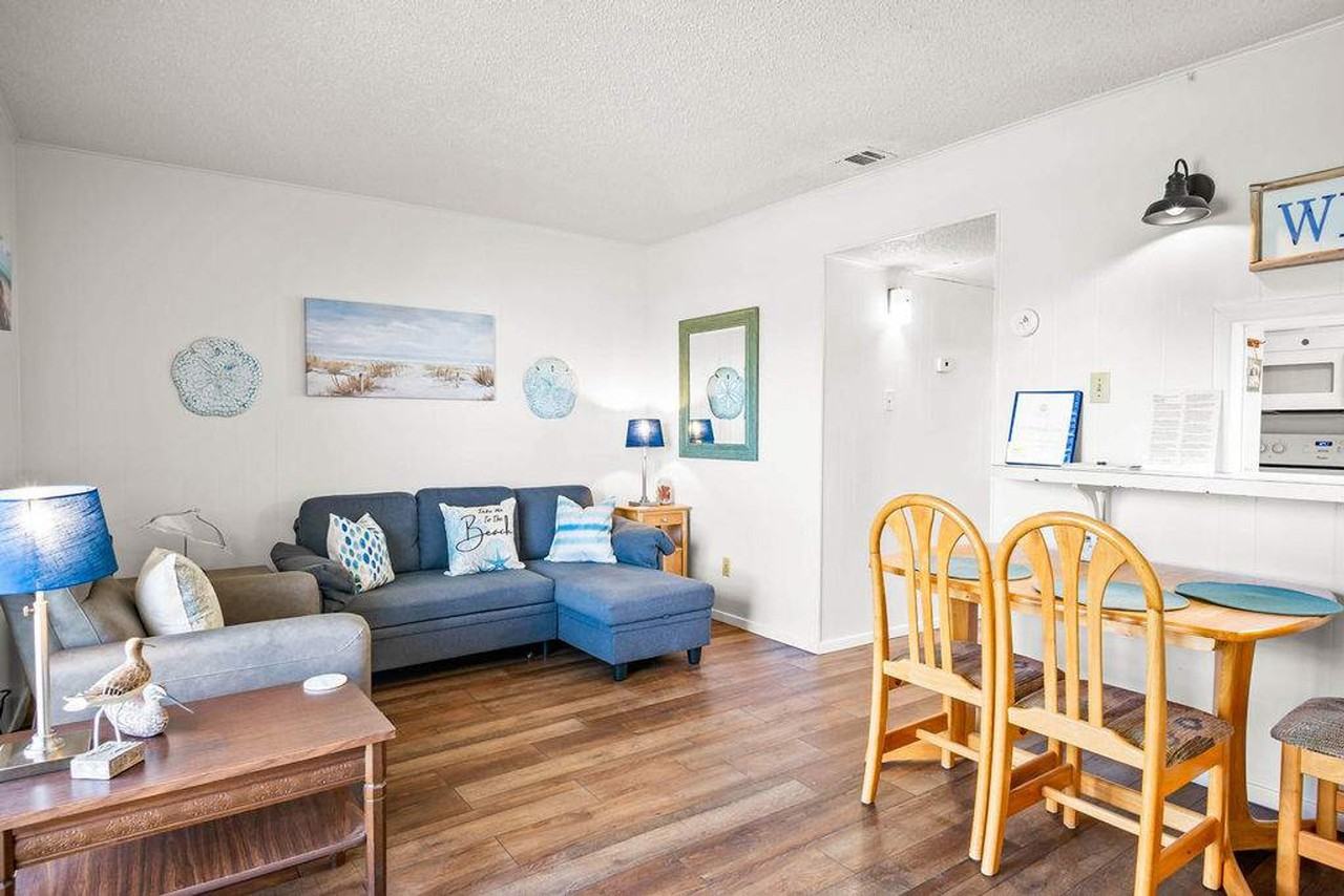 2025 Eleventh Street - Photo 3 of 28