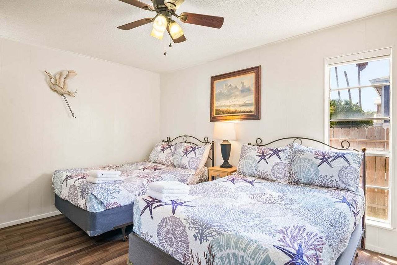 2025 Eleventh Street - Photo 4 of 28