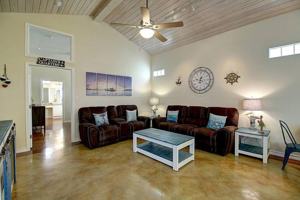 featured image of 2212 State Highway 361