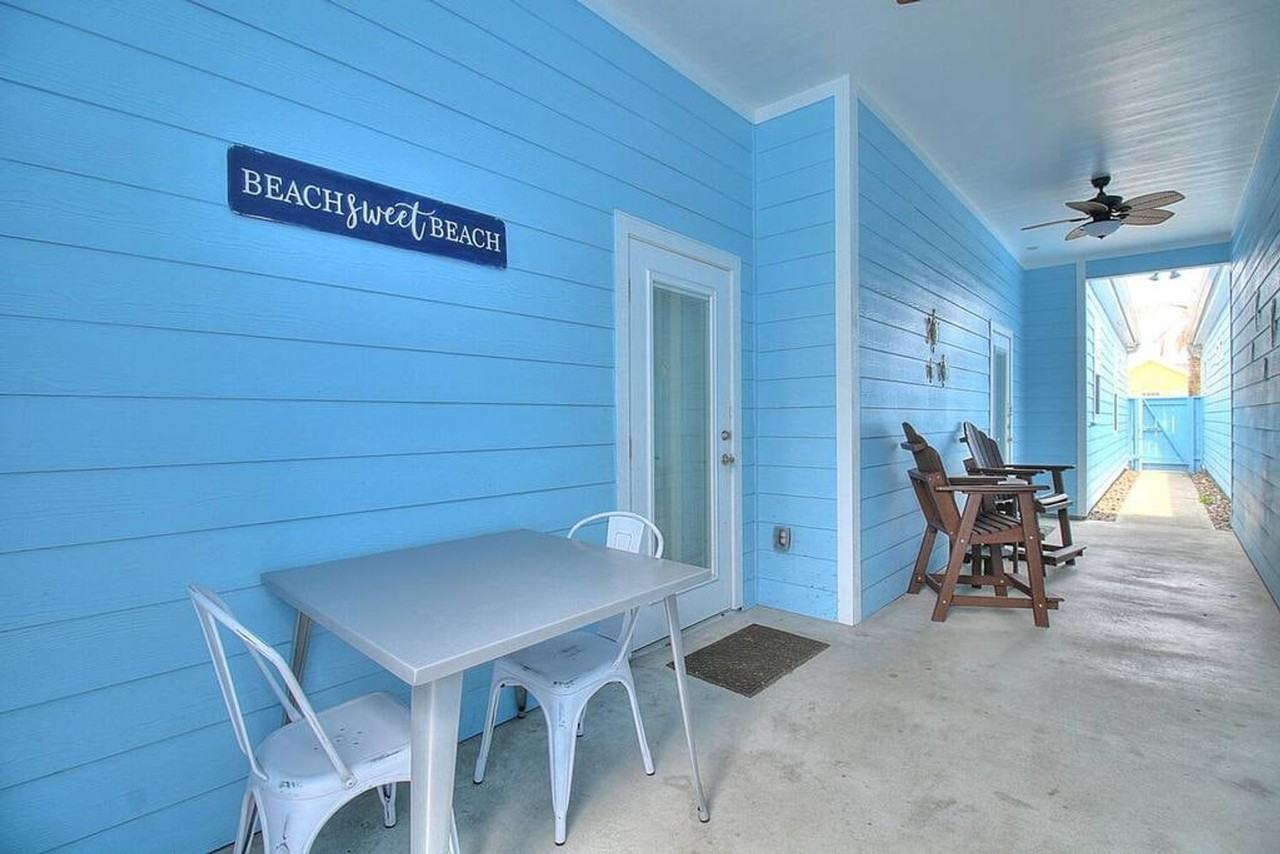 2212 Texas 361 - Photo 5 of 37