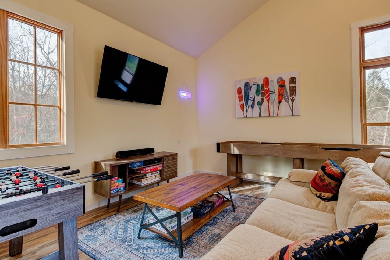 376 Grandview Dr #1023136P - Photo 3 of 34