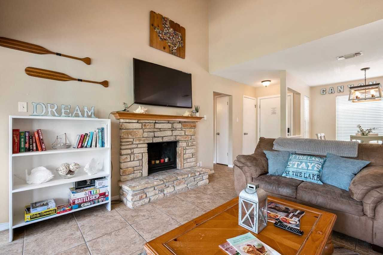 1029 Parkview Dr #1023102P - Photo 2 of 24