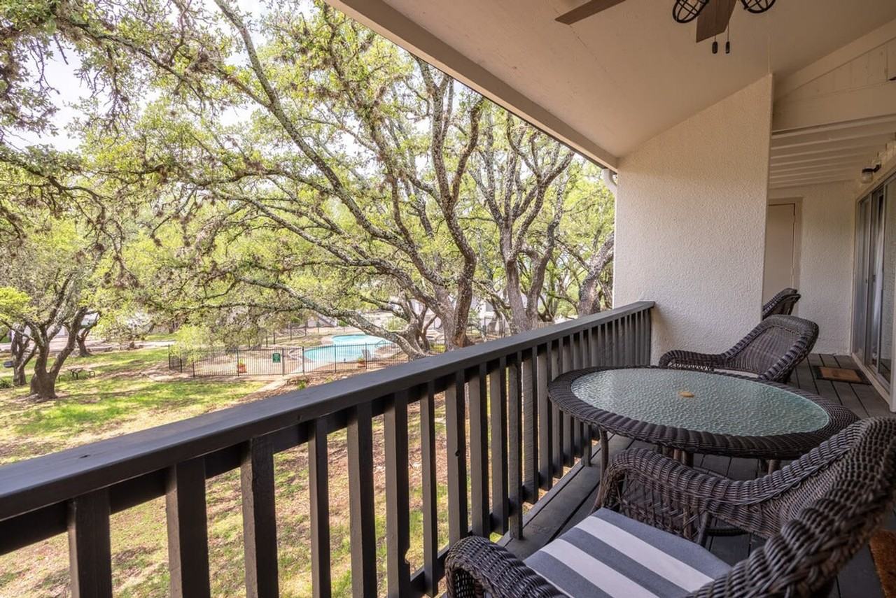 1029 Parkview Dr #1023102P - Photo 4 of 24