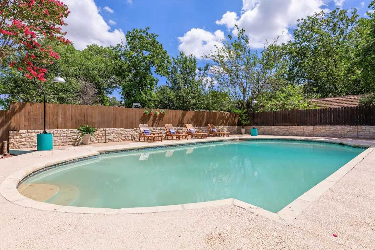 908 Green Meadow Dr #1492687P - Photo 6 of 44