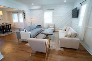 featured image of 815 Eastern Ave