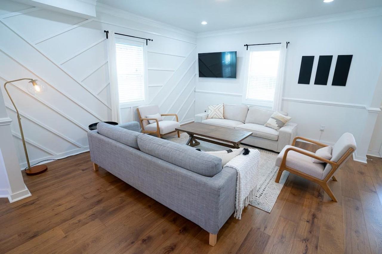 815 Eastern Ave #1492672P - Photo 4 of 50