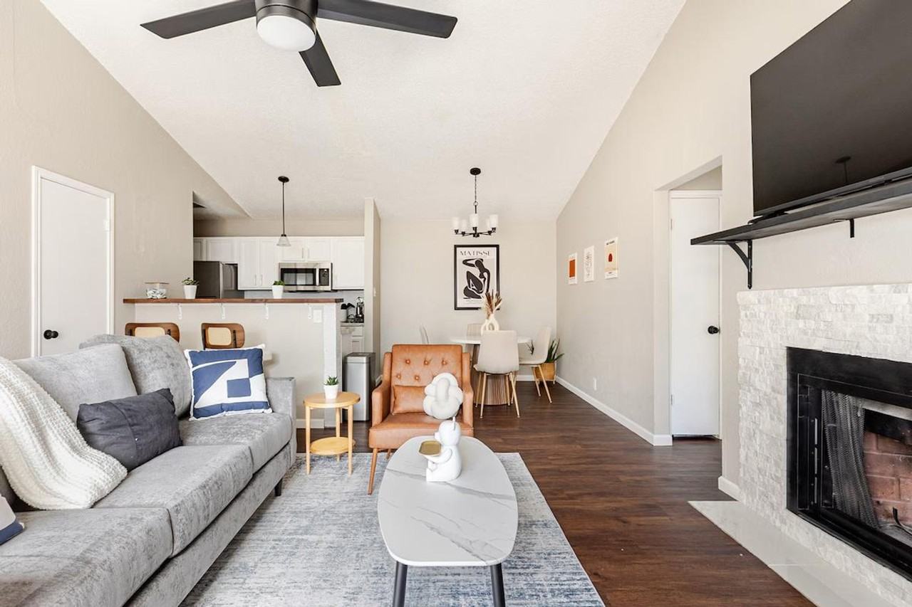 6101 Parkwood Dr #1496025P - Photo 4 of 36