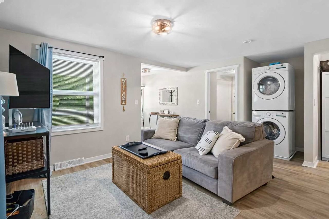 7525 Lake Rd #1496052P - Photo 3 of 29