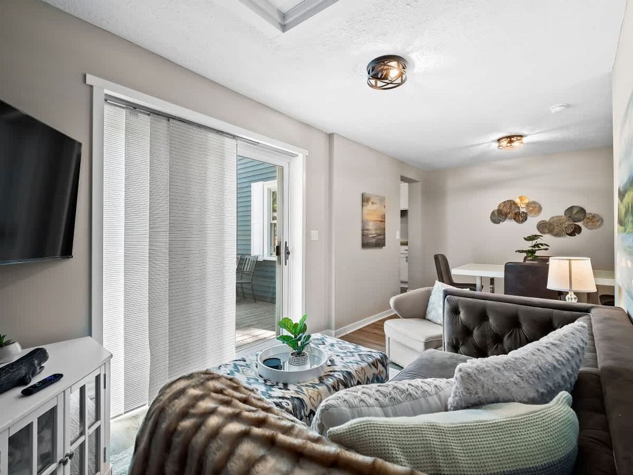 7525 Lake Rd #1496052P - Photo 4 of 29