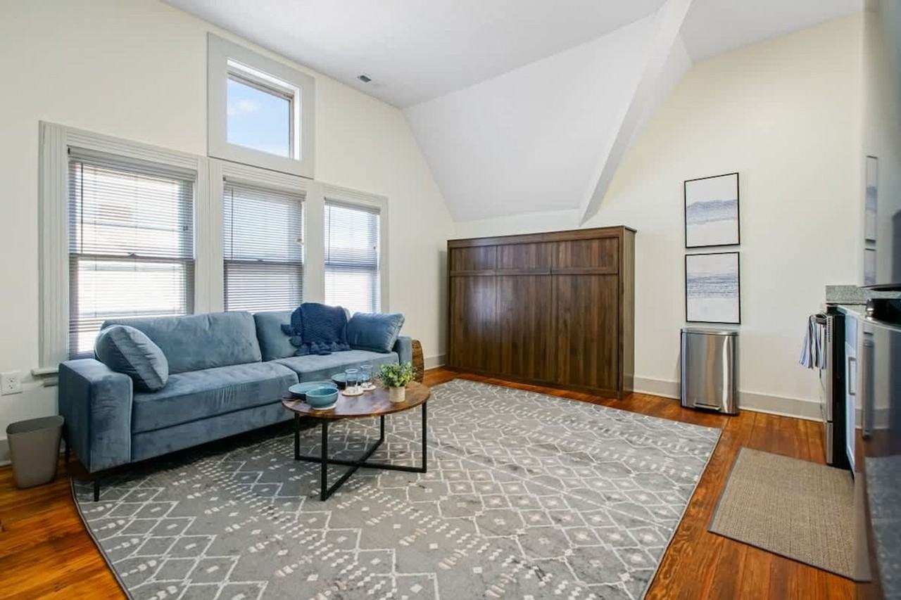 1848 E 89th St #1496044P - Photo 2 of 17