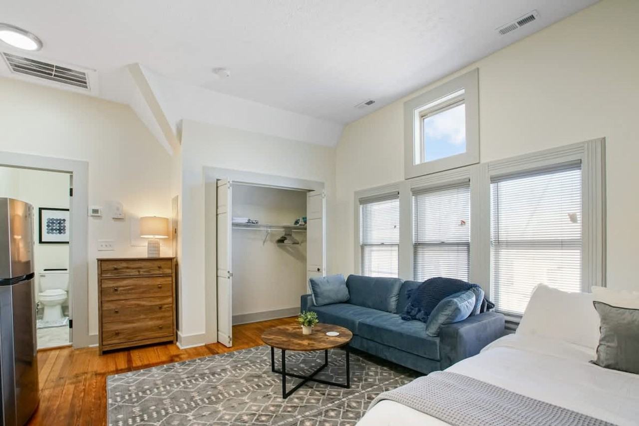 1848 E 89th St #1496044P - Photo 3 of 17