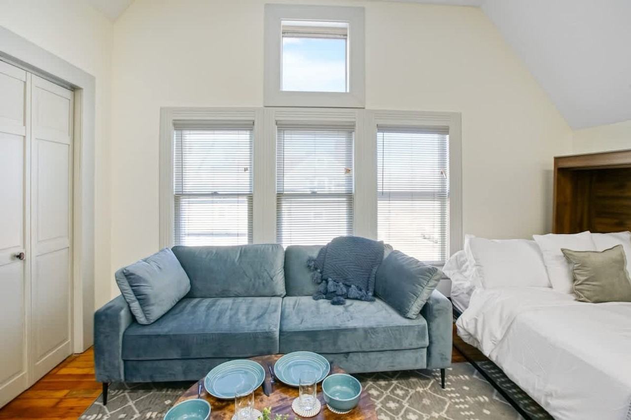 1848 E 89th St #1496044P - Photo 5 of 17