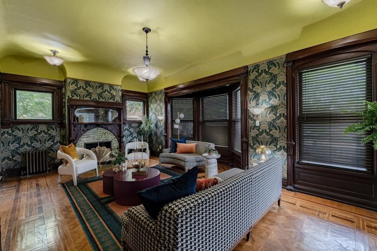 258 W Market St #1496040P - Photo 3 of 48