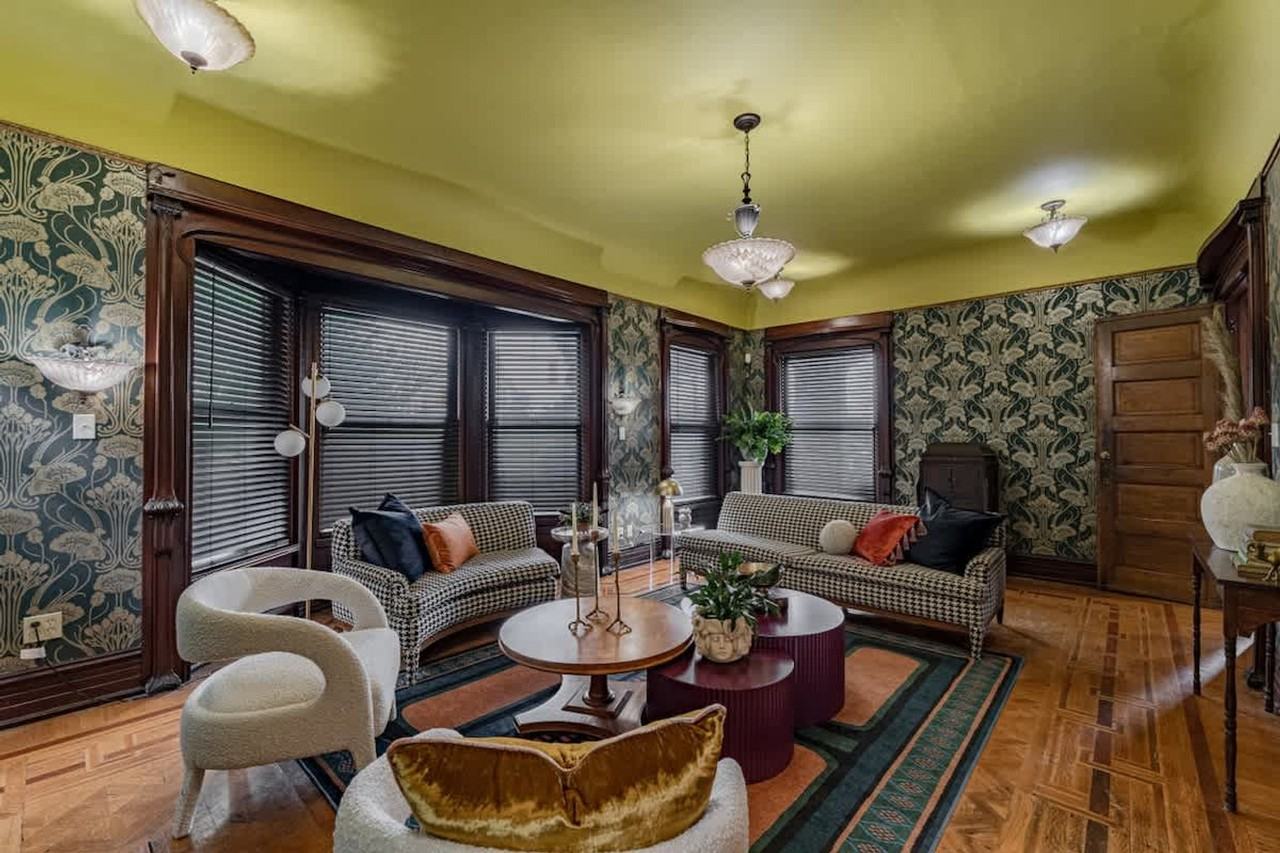 258 W Market St #1496040P - Photo 7 of 48