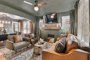 featured image of 2850 Hazel Ave