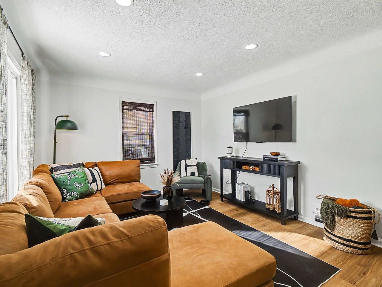 5252 W 45th St #1496134P - Photo 3 of 43