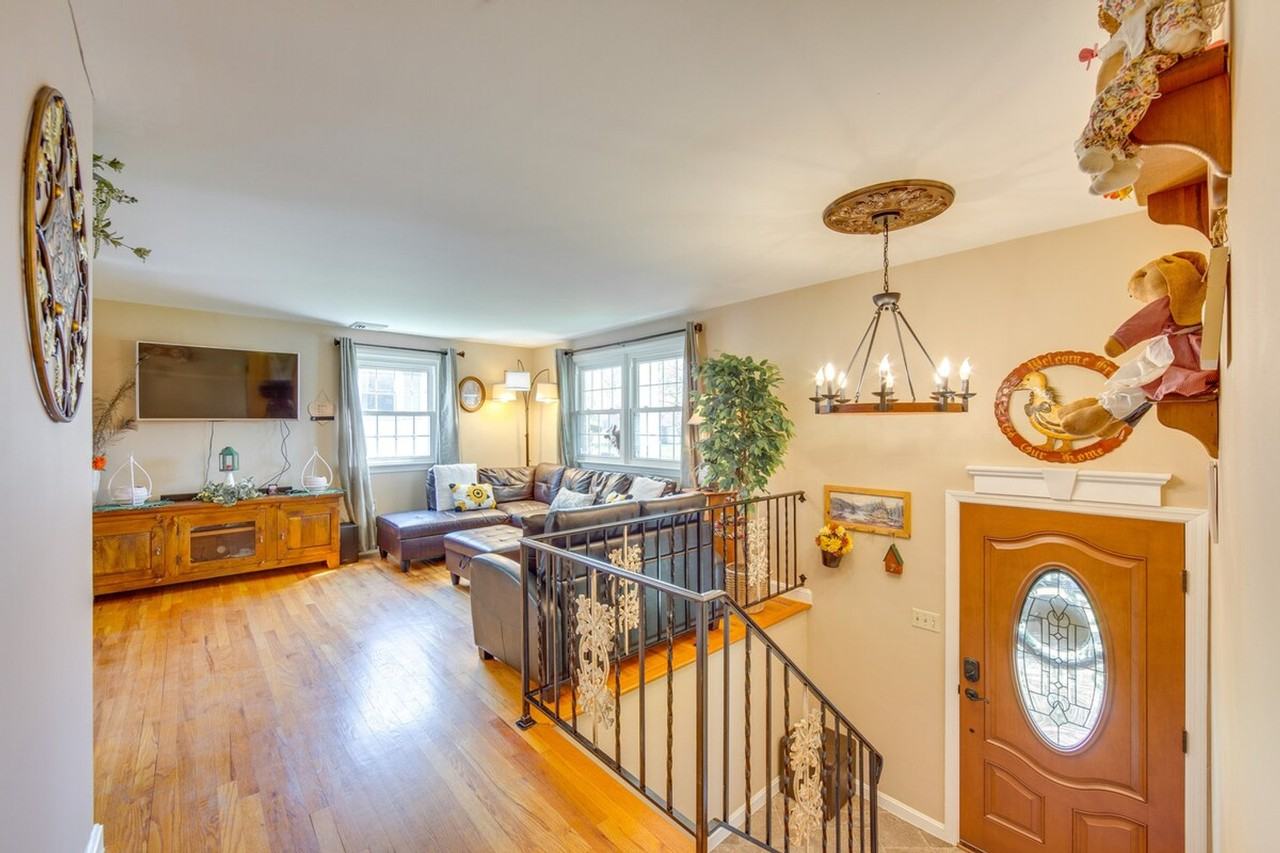 25 Meadow View Dr #1385961P - Photo 4 of 24