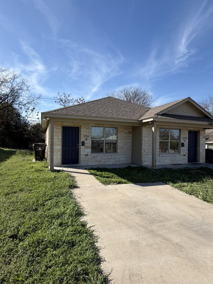 1014 South 10th Street #B - Photo 2 of 12