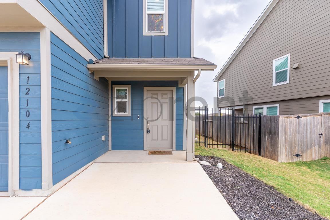 12104 Scarlet Sleeve Way - Photo 2 of 24