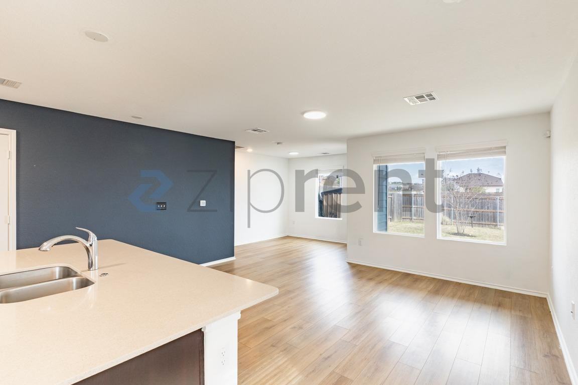 12104 Scarlet Sleeve Way - Photo 4 of 24