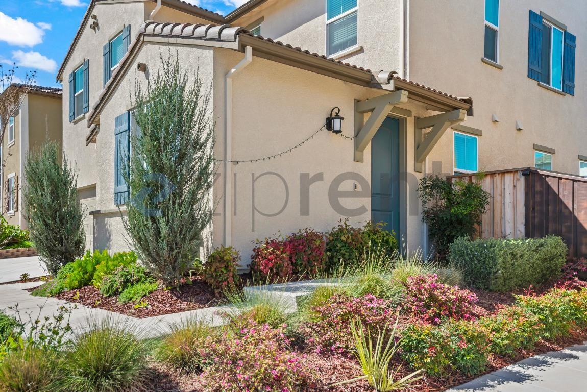 5545 Oberon Ave #A - Photo 2 of 16