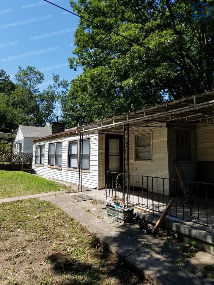 2420 Chicago Ave - Photo 2 of 8