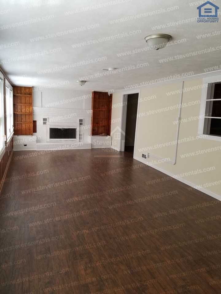 2420 Chicago Ave - Photo 4 of 8