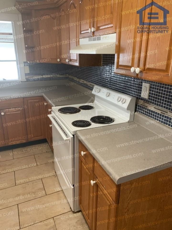 2420 Chicago Ave - Photo 5 of 8