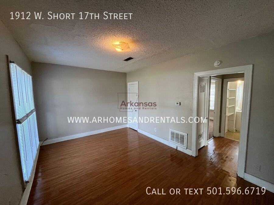 1912 W Short 17th St - Photo 3 of 12