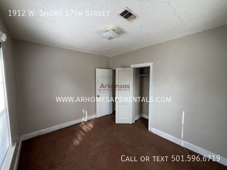 1912 W Short 17th St - Photo 6 of 12