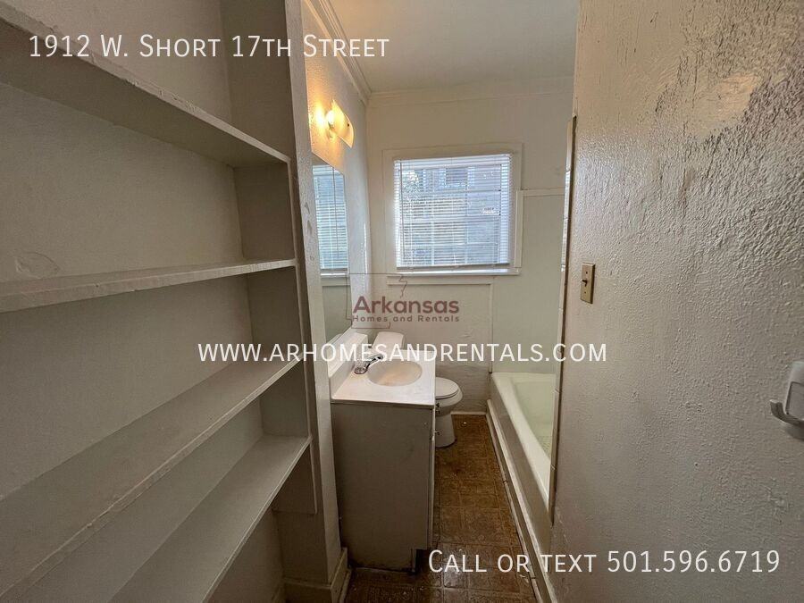 1912 W Short 17th St - Photo 7 of 12