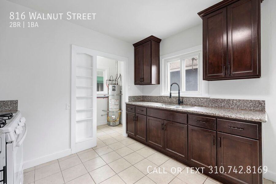 816 Walnut St - Photo 3 of 25