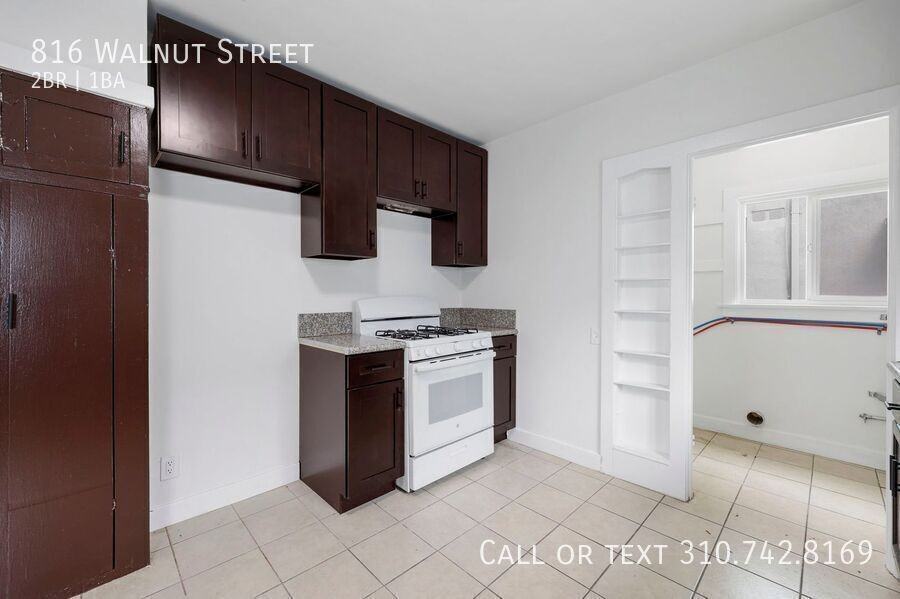 816 Walnut St - Photo 4 of 25