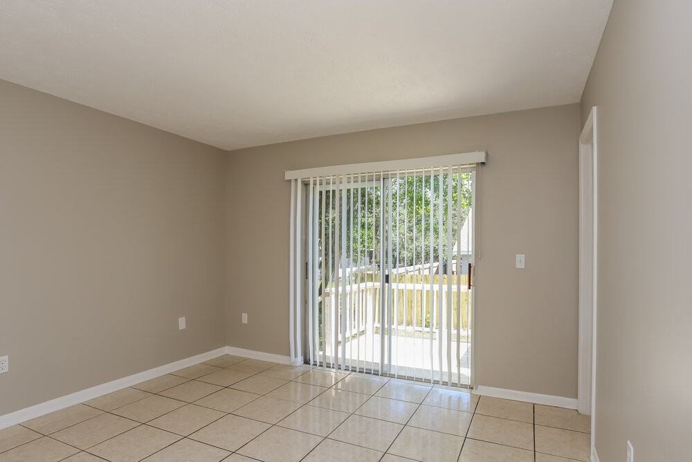 9811 N Connechusett Rd - Photo 5 of 16