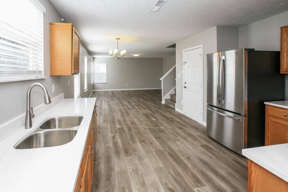 8513 Vanguard Ln - Photo 6 of 17